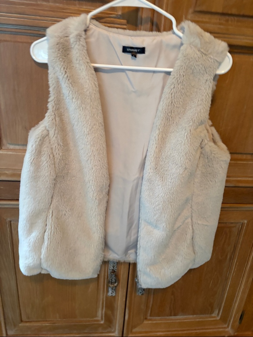 Studio Y Light Cream Faux Fur Sleeveless Vest